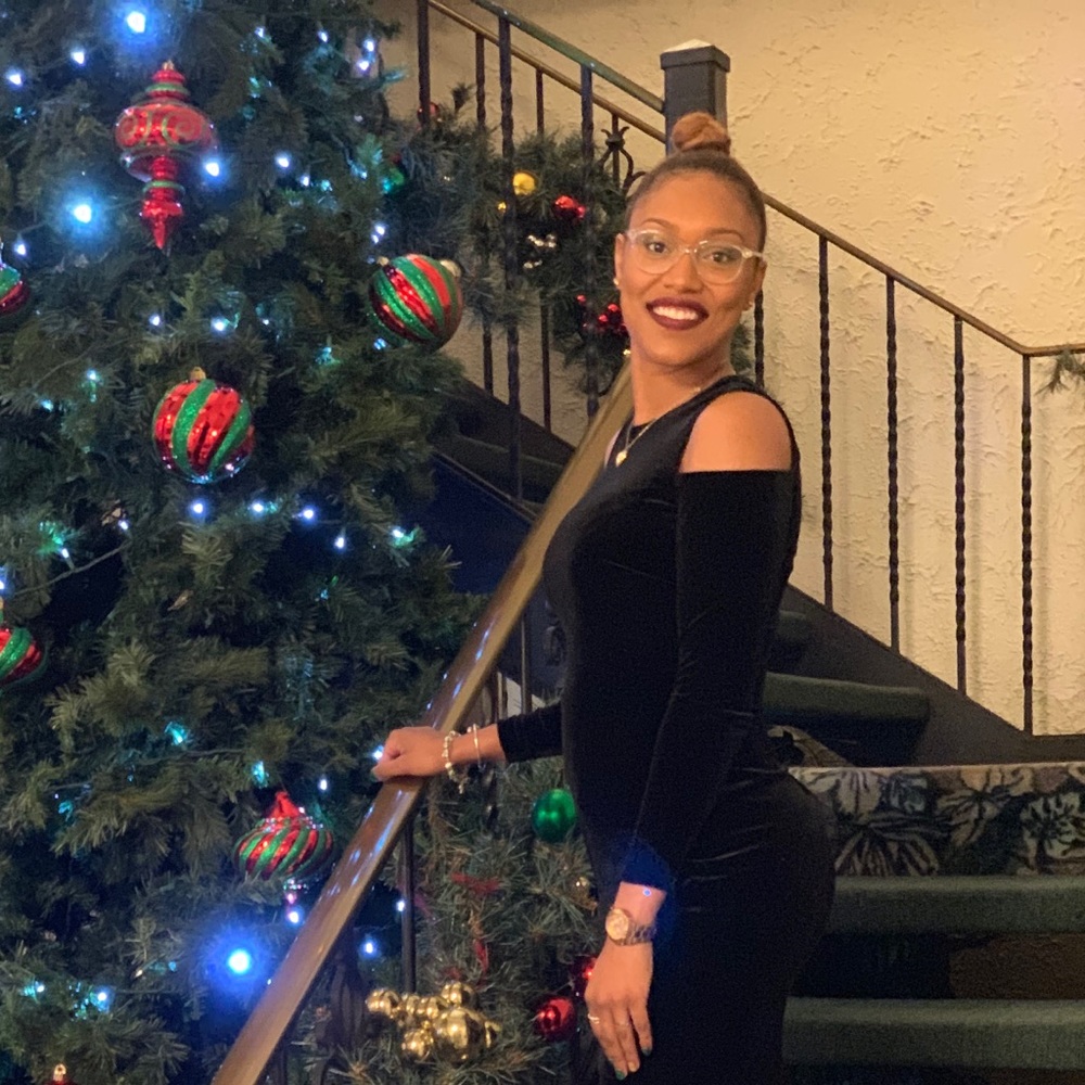 Meet your Posher, Marisa